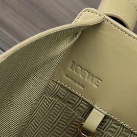 Loewe Сумка Hammock из атласной теляч