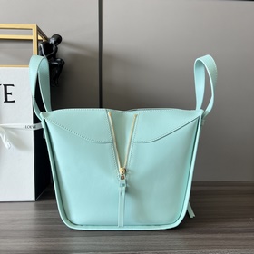 Loewe Сумка Hammock из атласной теляч