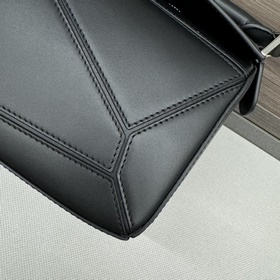 Loewe  Сумка Puzzle из атласной кожи 