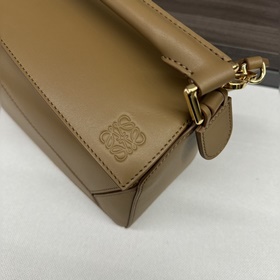 Loewe  Сумка Puzzle из атласной кожи 