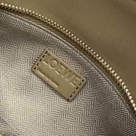 Loewe  Сумка Puzzle из атласной кожи 