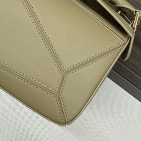 Loewe  Сумка Puzzle из атласной кожи 