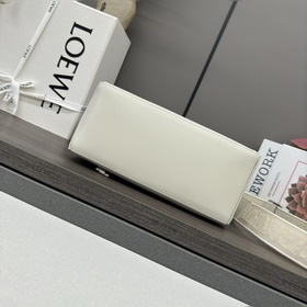 Loewe  Сумка Puzzle из атласной кожи 