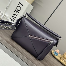 Loewe  Сумка Puzzle из атласной кожи 