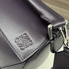 Loewe  Сумка Puzzle из атласной кожи 