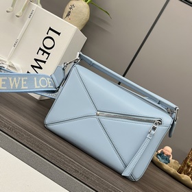Loewe  Сумка Puzzle из атласной кожи 