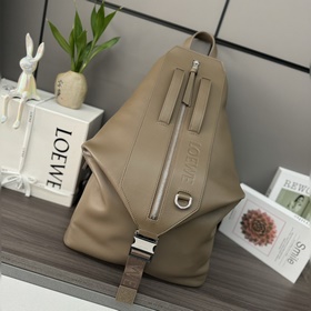 Loewe Большой рюкзак из натуральной к