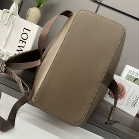 Loewe Большой рюкзак из натуральной к