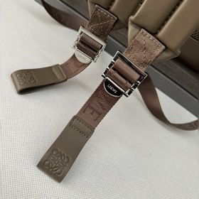 Loewe Большой рюкзак из натуральной к
