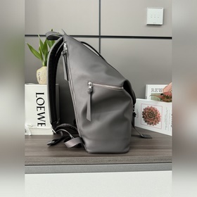 Loewe Большой рюкзак из натуральной к