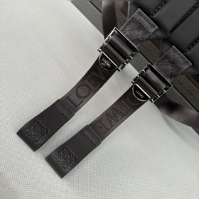 Loewe Большой рюкзак из натуральной к