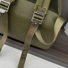 Loewe Большой рюкзак из натуральной к