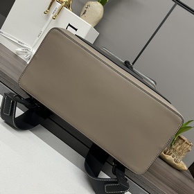 Новая коллекция рюкзаков Goya от Loewe