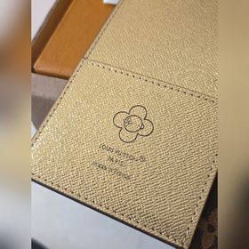 Чехол для ноутбука GI1464 выполнен из
