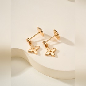 202670 Сердце покорившие серьги LV из 