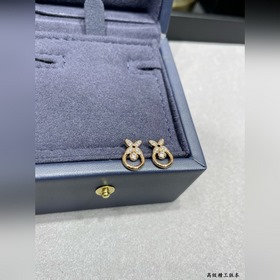 ]L7883 Серьги-гвоздики LV с одиночным 