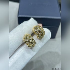 Сережки L7881 LV в клетку отличаются л