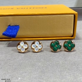 Серьги-гвоздики L1126 из розового золо