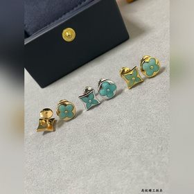L1122 LV Серьги-гвоздики с камнями «Тя