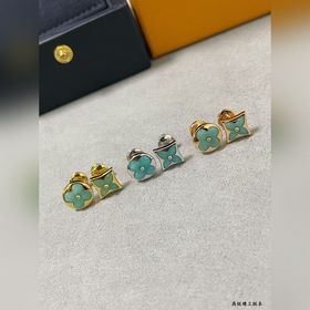 L1122 LV Серьги-гвоздики с камнями «Тя