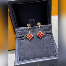 Серьги LV из перламутра с покрытием из