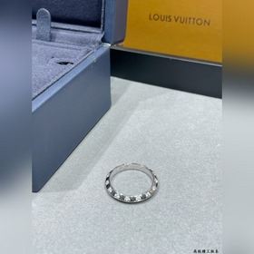 Кольцо L1180 LV с узором «шахматная до