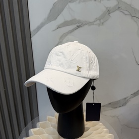 Бейсболка Louis Vuitton： новая модель,