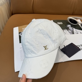 Бейсболка Louis Vuitton： новая модель,