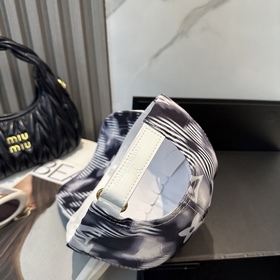 Бейсболка Louis Vuitton： новая модель,