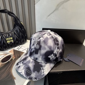 Бейсболка Louis Vuitton： новая модель,
