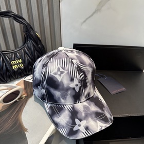 Бейсболка Louis Vuitton： новая модель,