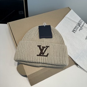 Бейсболка Louis Vuitton. Новая вязаная