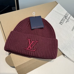 Бейсболка Louis Vuitton. Новая вязаная