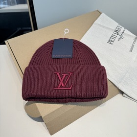 Бейсболка Louis Vuitton. Новая вязаная