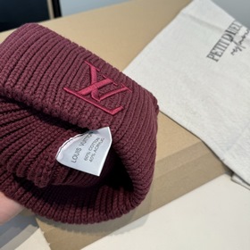 Бейсболка Louis Vuitton. Новая вязаная