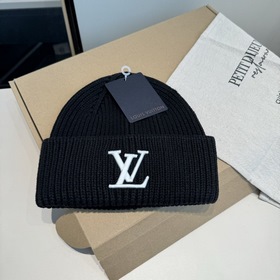 Бейсболка Louis Vuitton. Новая вязаная