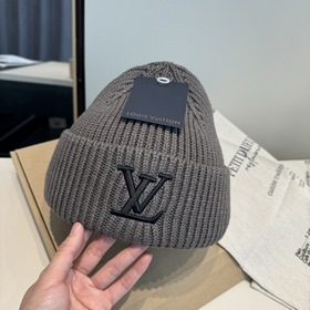 Бейсболка Louis Vuitton. Новая вязаная