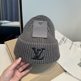 Бейсболка Louis Vuitton. Новая вязаная