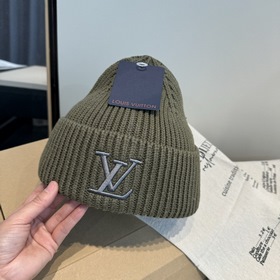 Бейсболка Louis Vuitton. Новая вязаная