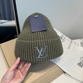 Бейсболка Louis Vuitton. Новая вязаная