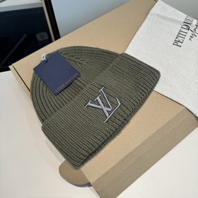 Бейсболка Louis Vuitton. Новая вязаная
