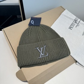 Бейсболка Louis Vuitton. Новая вязаная