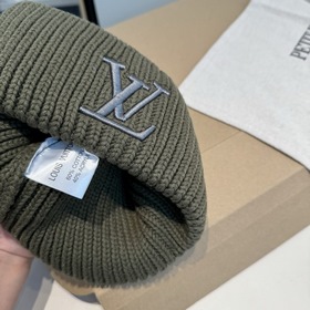 Бейсболка Louis Vuitton. Новая вязаная