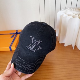 Бейсболка Louis Vuitton — новая модель
