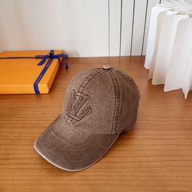 Бейсболка Louis Vuitton — новая модель