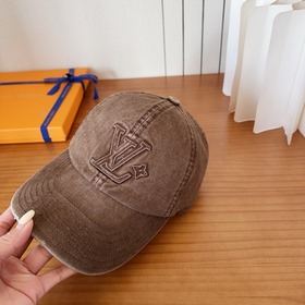 Бейсболка Louis Vuitton — новая модель