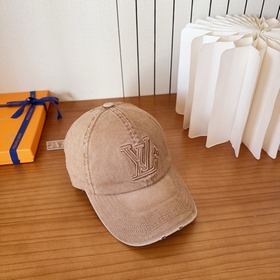 Бейсболка Louis Vuitton — новая модель