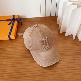 Бейсболка Louis Vuitton — новая модель