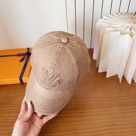Бейсболка Louis Vuitton — новая модель