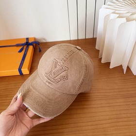 Бейсболка Louis Vuitton — новая модель